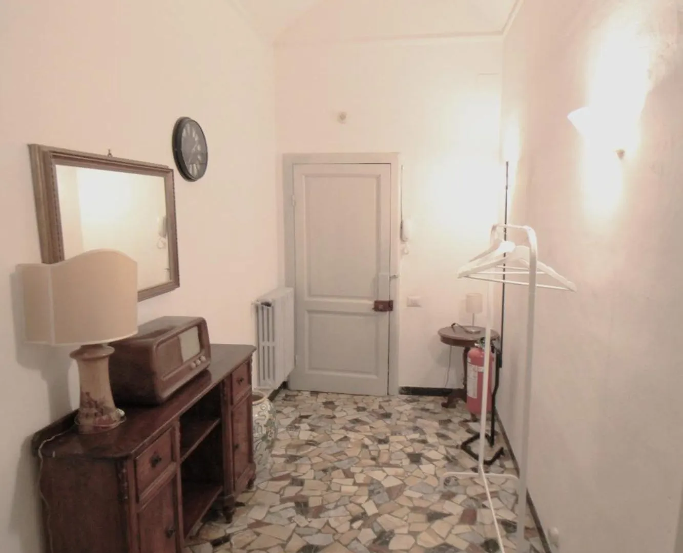 The House Of Painting Apartment Siena